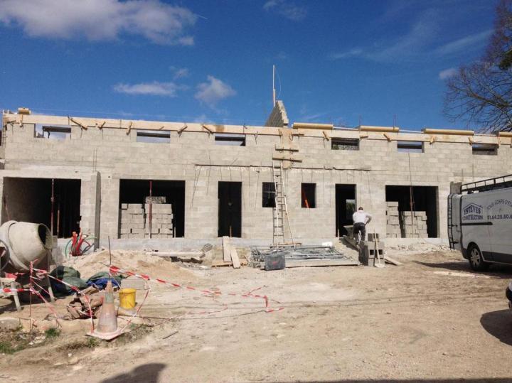 Nous prenons en main les travaux de maçonnerie en neuf et en rénovation.